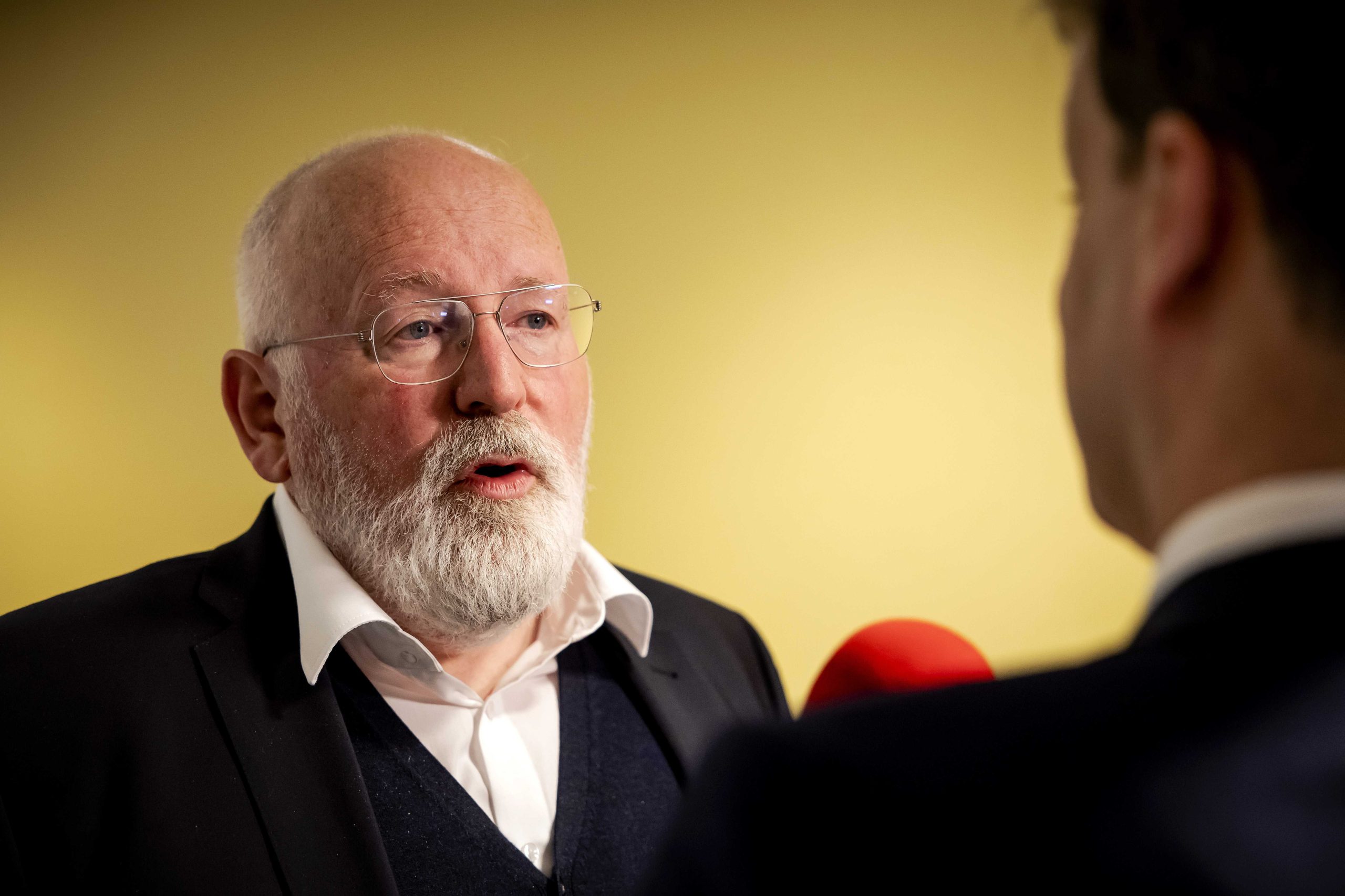 Timmermans는 고군분투하는 사회 주의자들에게 '관련성'이라고 말합니다.