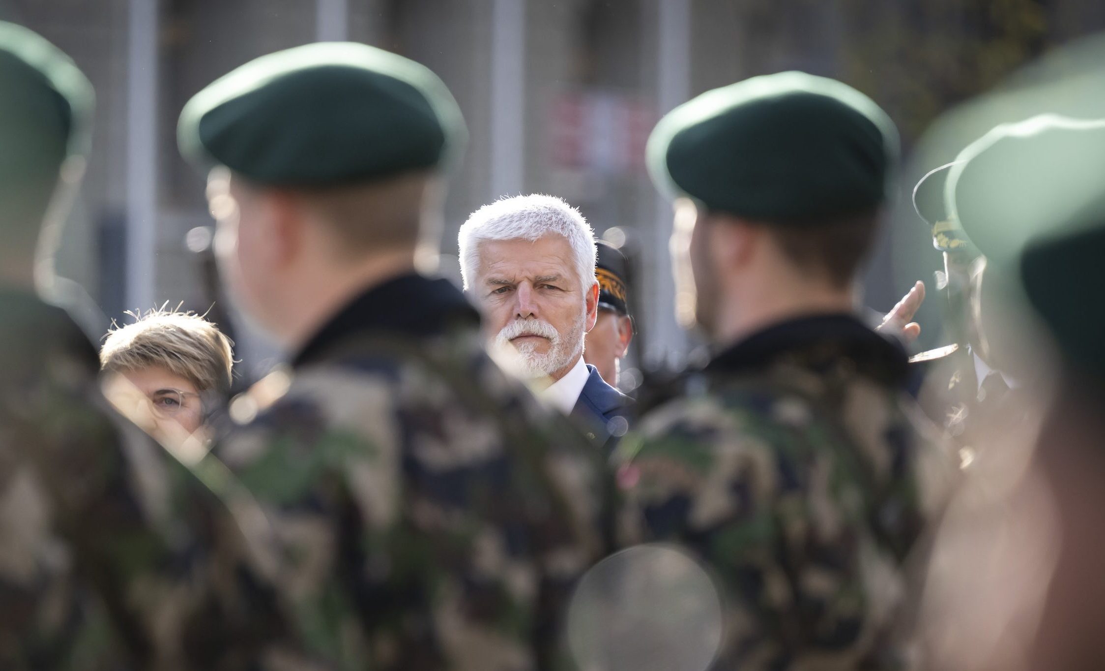 체코 대통령은 EU 군대를 거부하고 더 강한 NATO 기둥을 뒷받침합니다