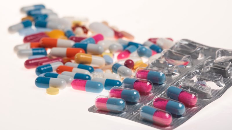 다가오는 Critical Medicines Act Act는 타이트한 타임 라인에 대한 산업 우려와 영향 평가를 생략합니다.