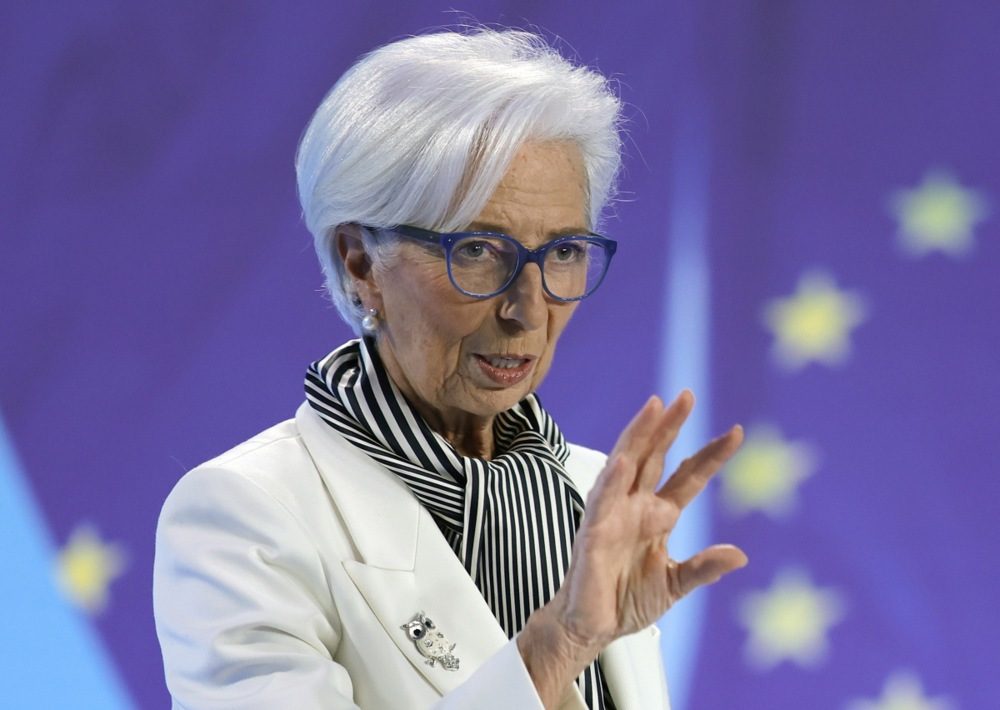 ECB의 Lagarde Pitches 'Fracturing'세계에서 달러에 대한 유로 대안