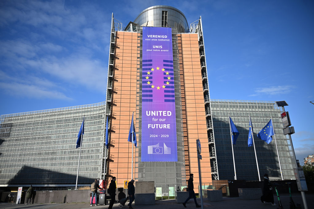 EU는 무역 거래의 희망이 증가함에 따라 93 억 유로의 미국 카운터 스트라이크