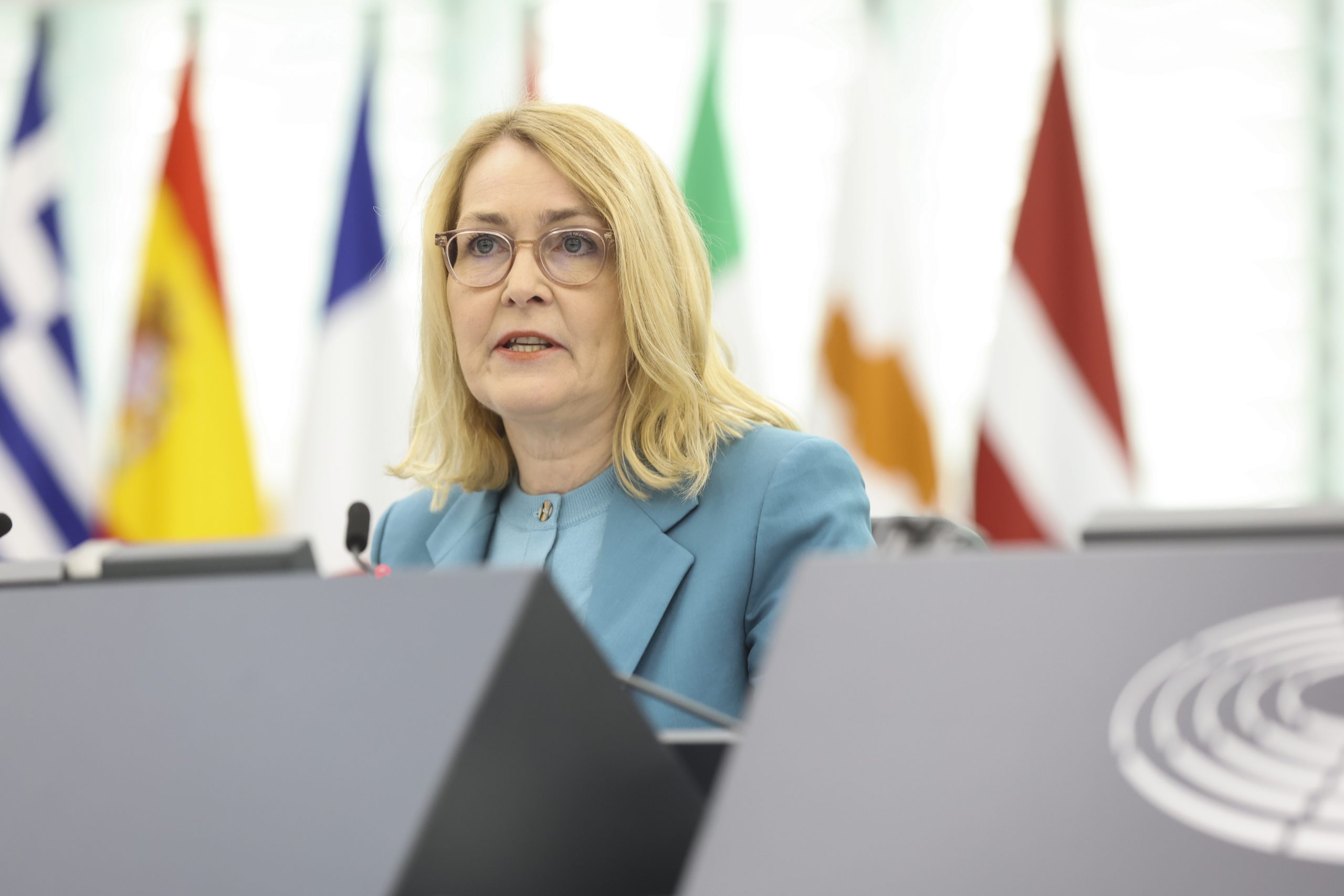 MEP Christel Schaldemose와 함께 온라인 미성년자 보호에 대한 5 가지 질문