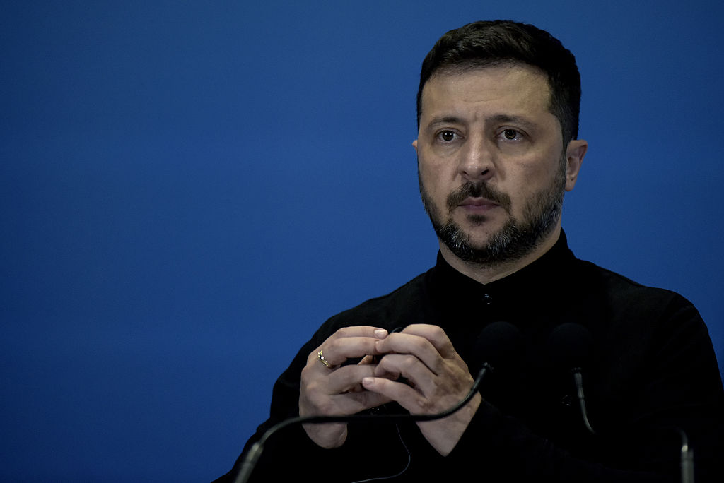 Zelenskyy는 영토 양보에 거절하지 않다고 말합니다. '우크라이나 인들은 자신의 땅을 점령 자에게주지 않을 것'