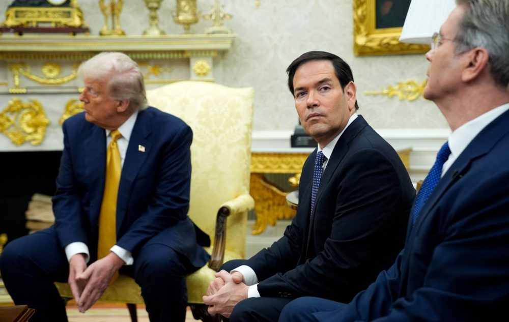 트럼프 행정부는 EU의 디지털 룰북에 대한 공격에 전화를 겁니다