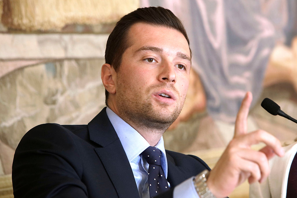 프랑스 맨 오른쪽, 하드 왼쪽 왼쪽 거부 타협 거래를 구하기위한 타협 계약