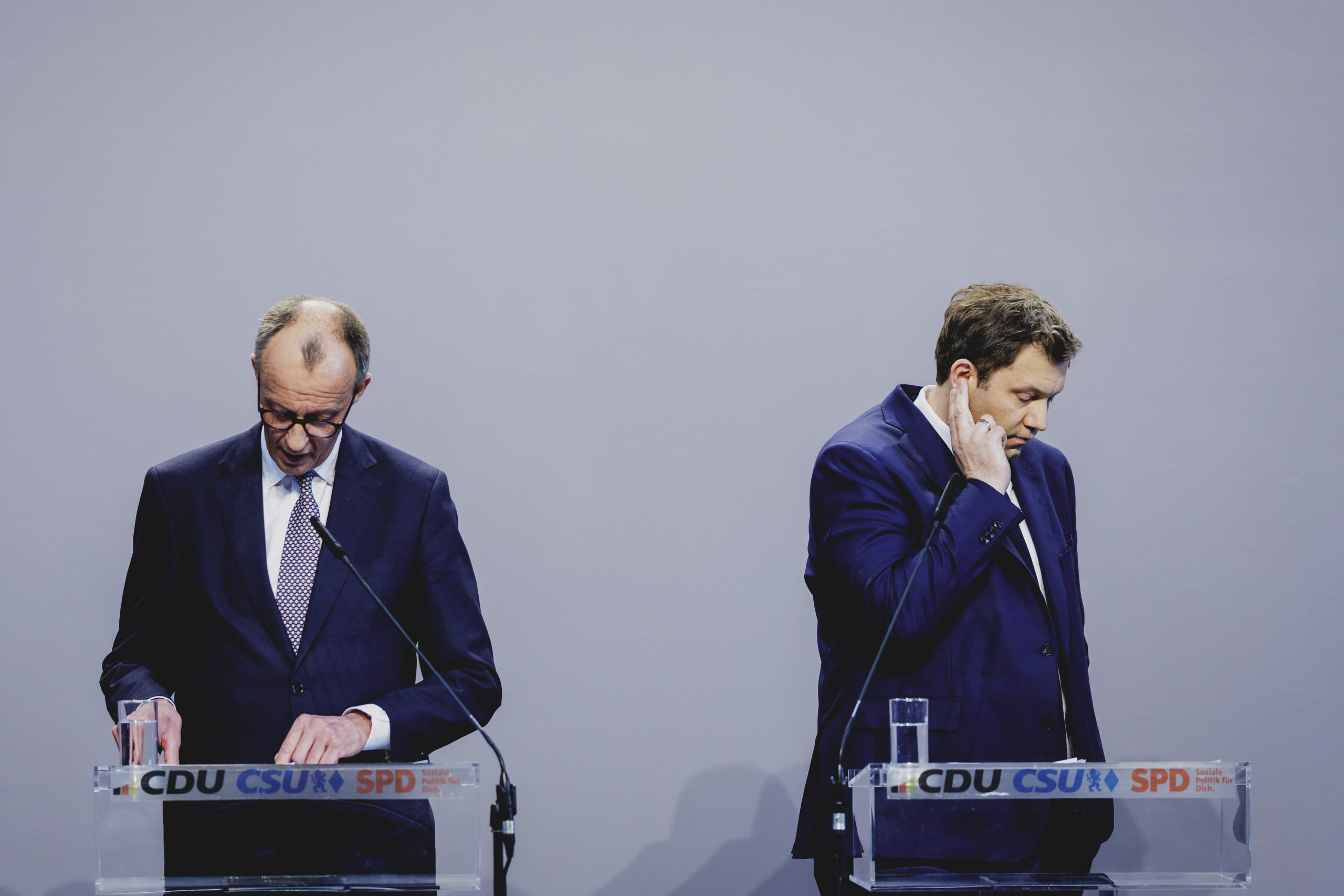 Merz 's는 Nein이 세금 인상을주고 베를린을 퇴근하여 30 억 유로의 예산 역설