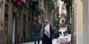 스페인 좌파는 부르카와 니캅이라는 천으로 얽혀 있다