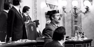 양당의 대립을 끝내고 역사서사를 둘러싼 새로운 전쟁의 시작