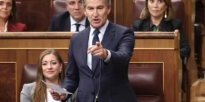 Núñez Feijóo는 Vox 위기에 직면하여 ‘고산병’을 피하려고 노력합니다.