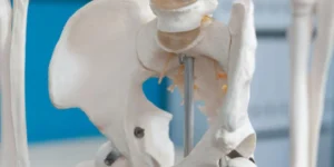 당신이 깨닫지 못한 채 뼈를 실제로 약화시킬 수 있는 것은 무엇입니까?