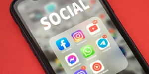 WhatsApp을 사용하는 경우 주의하세요. 연구에 따르면 순간적으로 가장 빠른 사기로 인해 단 5분 만에 거의 600유로에 달하는 비용이 발생할 수 있는 것으로 나타났습니다.