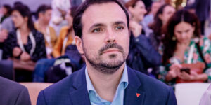 Alberto Garzón(Sumar)은 Podemos와 Adelante Andalucía의 강제 연합이 Rufián과 경쟁할 것이라고 예측합니다.