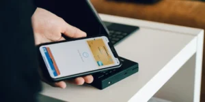 Apple 개인 정보 보호 독일: 규제 당국은 소셜 네트워크에 100억 달러의 비용이 드는 경고를 변경하도록 강요합니다.