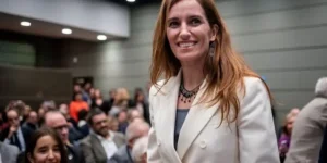 모니카 가르시아(Mónica García)에서 페이조오(Feijóo)까지: 세우타의 이주민 감금은 ‘불균형’하고 ‘비생산적’입니다
