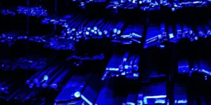 독점 금지 소송에서는 OpenAI, Google, Anthropic 및 SpaceXAI가 AI를 억제하기 위해 공모했다고 비난합니다.