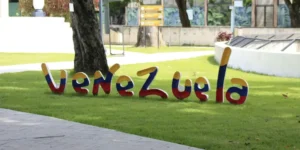 베네수엘라는 미국의 마약 금지 목록을 탈퇴하고 콜롬비아는 여전히 공중에 떠 있습니다. 스페인의 위험은 무엇입니까?