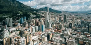 La Espriella Colombia에서: 재정 구조법을 테스트하는 최초의 유랑