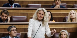 Sánchez는 남편의 30개 아파트에 대해 Ayuso를 상대로 Montse Mínguez를 지지합니다.