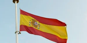 Vox는 세우타(Ceuta)와 멜리야(Melilla)의 수영 도착을 금지하는 PP법을 상원에서 지지합니다.