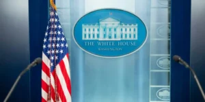 법무부는 셔먼 법에 따라 백악관 언론 풀을 보이콧한 ABC, CBS, CNN, NBC 및 Fox를 조사합니다.